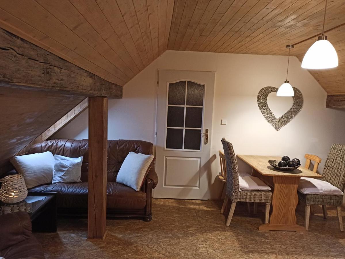 Ubytování Nové Hrady 111 - apartmány Žiaková Exterior foto