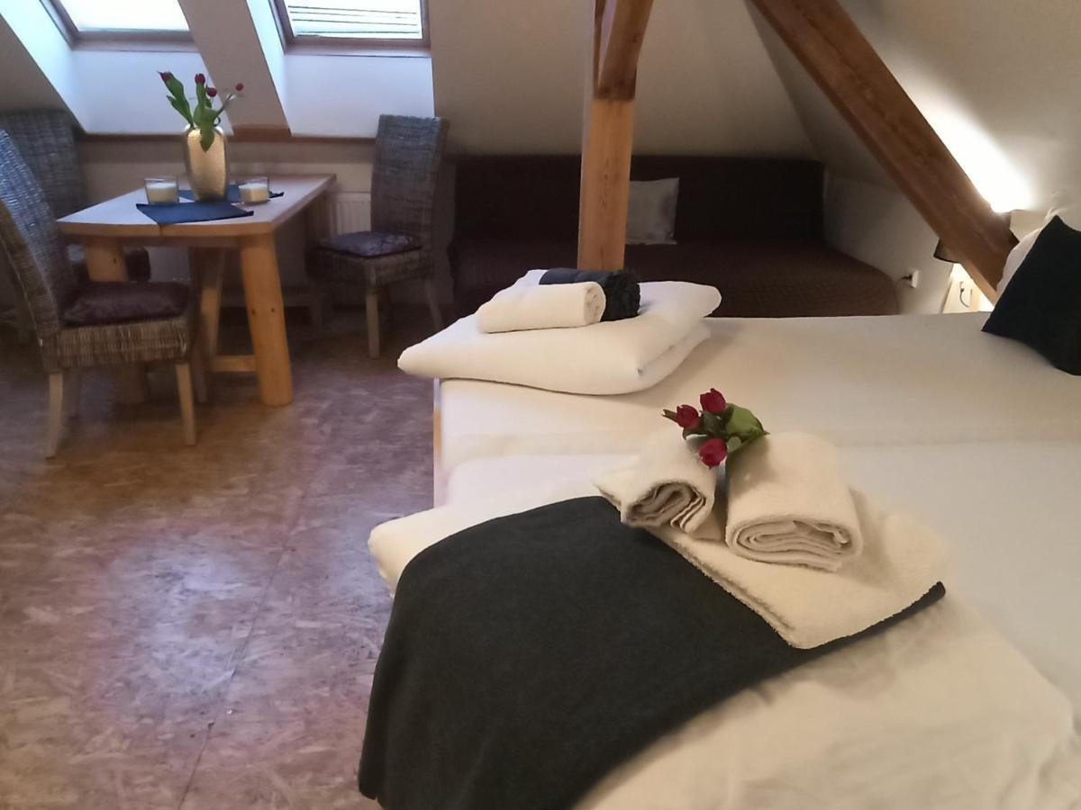 Ubytování Nové Hrady 111 - apartmány Žiaková Exterior foto