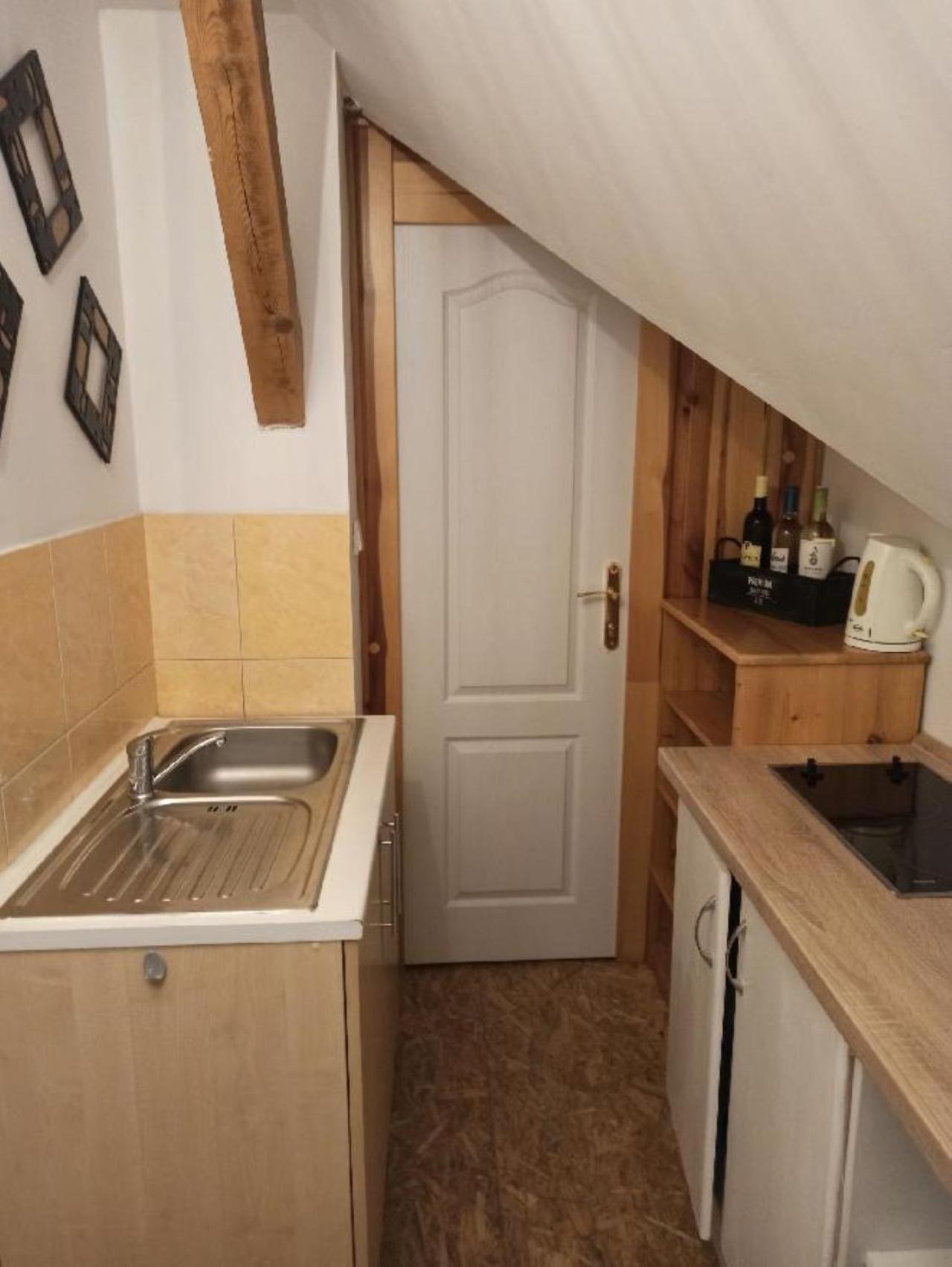 Ubytování Nové Hrady 111 - apartmány Žiaková Exterior foto