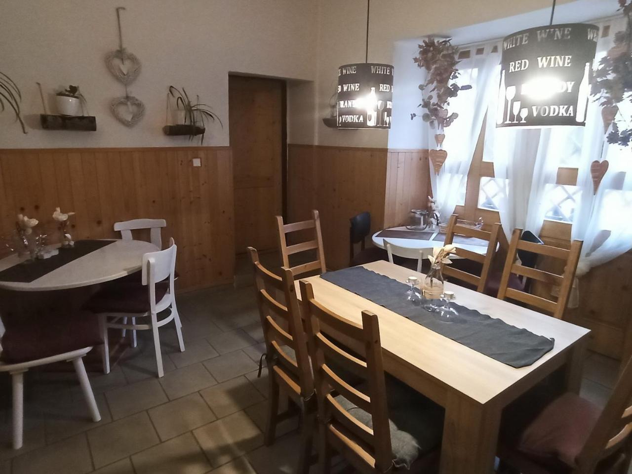 Ubytování Nové Hrady 111 - apartmány Žiaková Exterior foto
