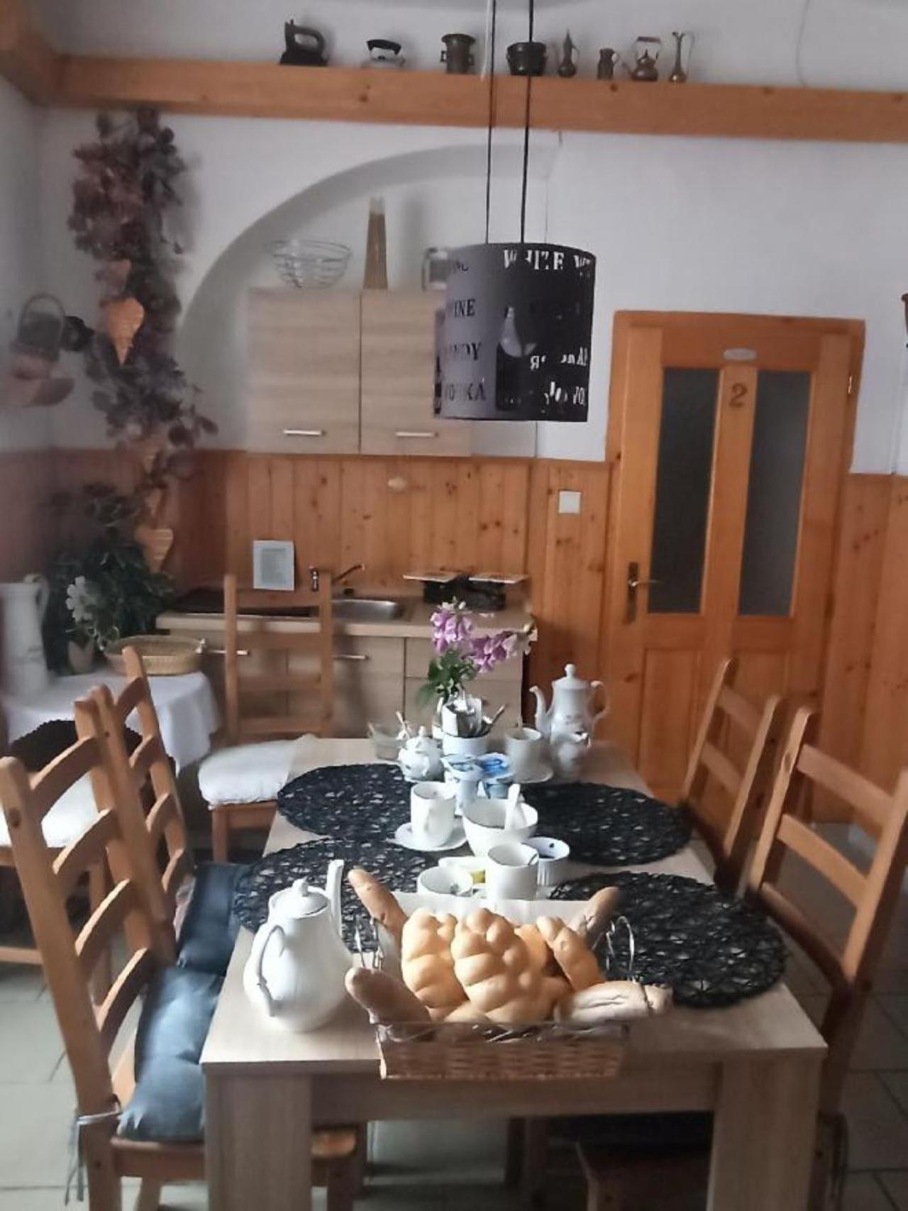 Ubytování Nové Hrady 111 - apartmány Žiaková Exterior foto